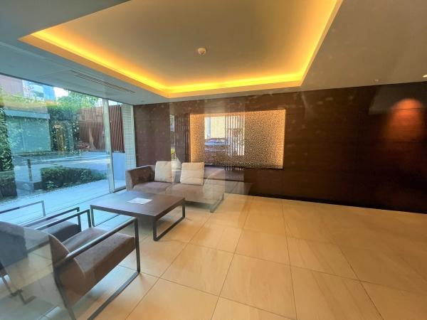 かざすことなく通過できるハンズフリー電子錠