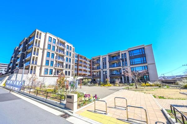提供公園（港南二丁目第三公園）を併設した2023年2月築のマンション。