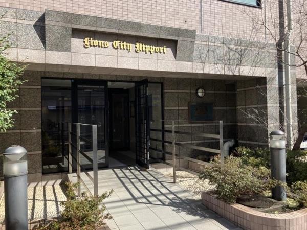 メインアプローチ