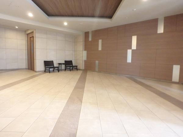 広々空間で落ち着きのあるエントランス