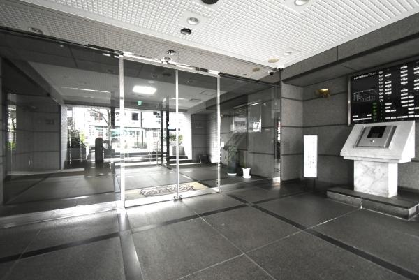 エントランスへのアプローチ