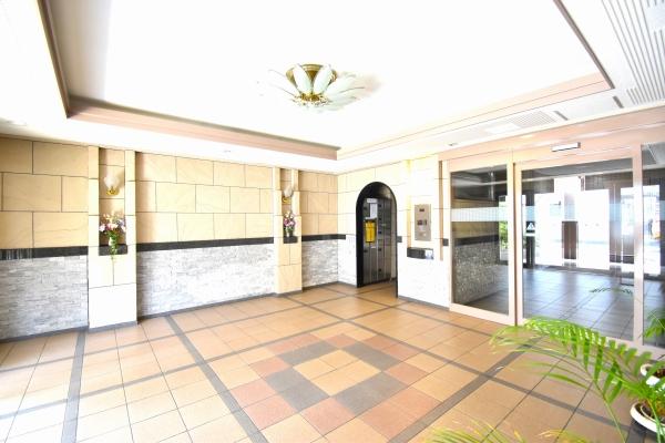 住む人を心地よく迎えるエントランス