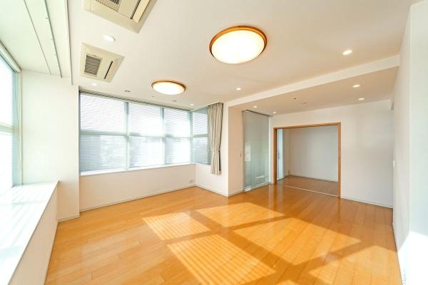 約21.7帖の広々としたリビングダイニング