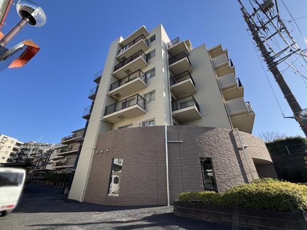 総戸数９０戸のビックコミュニティ。キッズスペース・ファミリーシアター等共用施設あり（一部有償）