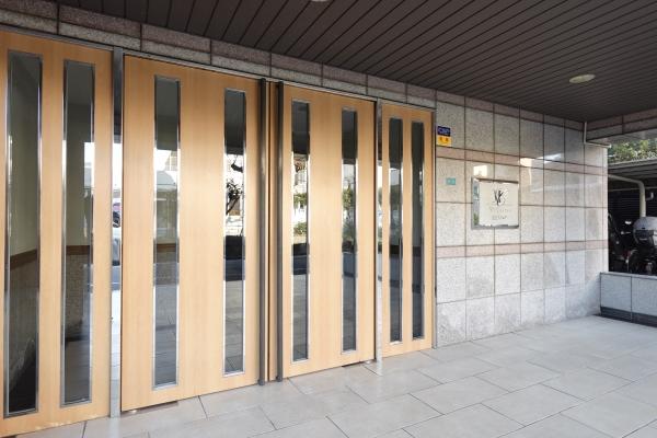 管理・清掃の行き届いたメインエントランス