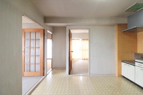 家事スペースや食後の寛ぎスペースとして、ご使用いただけます。（ＣＧで作成したリフォームイメージです）