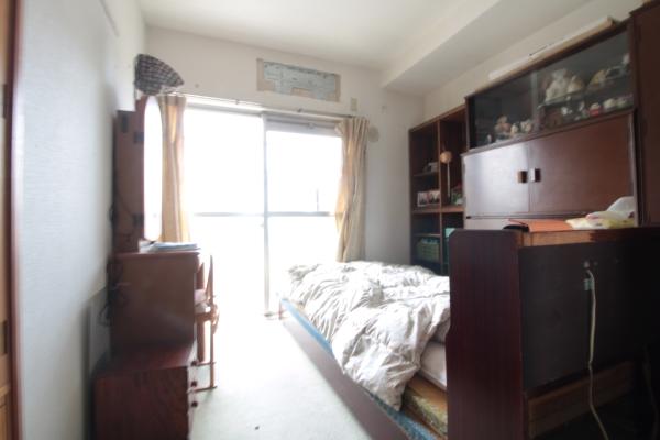 家事スペースや食後の寛ぎスペースとして、ご使用いただけます。（ＣＧで作成したリフォームイメージです）