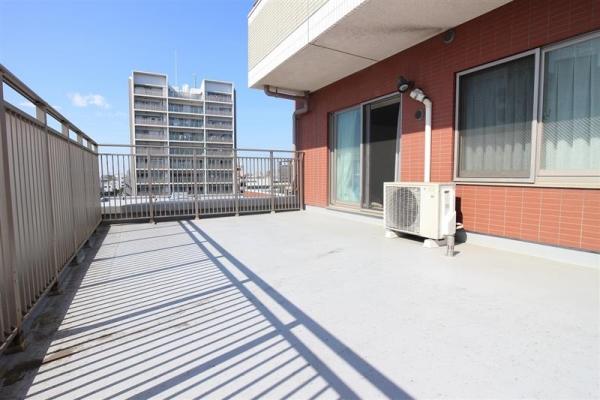 南側バルコニーからの眺望（眺望は永続的に保証するものではございません）