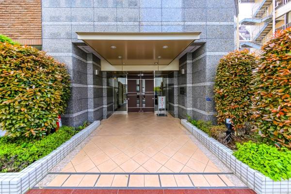 現地エントランスアプローチ