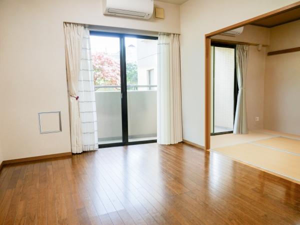 重厚感のあるエントランス