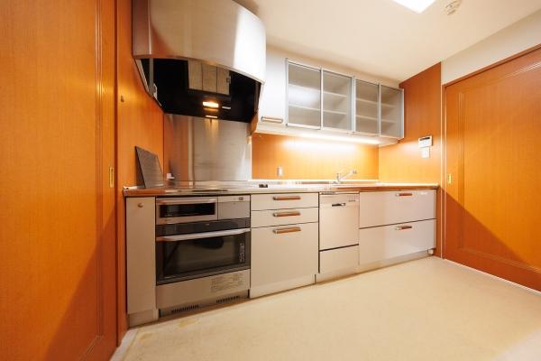 約19帖のリビングダイニング　TES式床暖房有