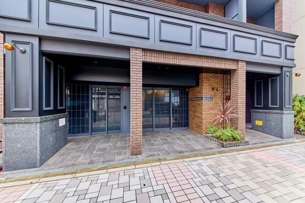 オーセンティックな装いのカラーリングの外観