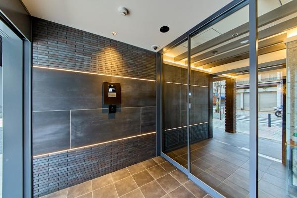 オーセンティックな装いのカラーリングの外観