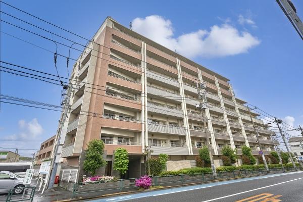 南西側から撮影　野村不動産旧分譲、2004年2月完成、総戸数86戸