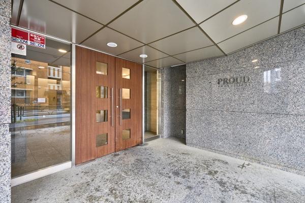 南東側から撮影　野村不動産旧分譲、2004年2月完成、総戸数86戸