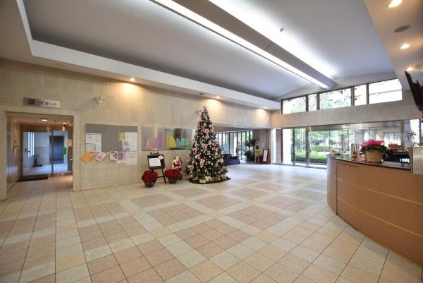 エントランスホール（フロントサービスがございます）