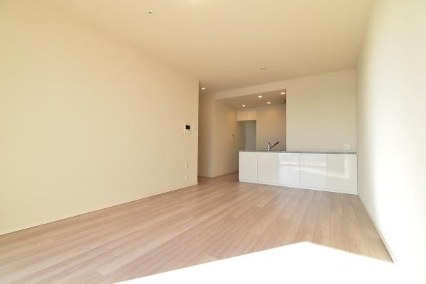 南向きの明るいリビングダイニング