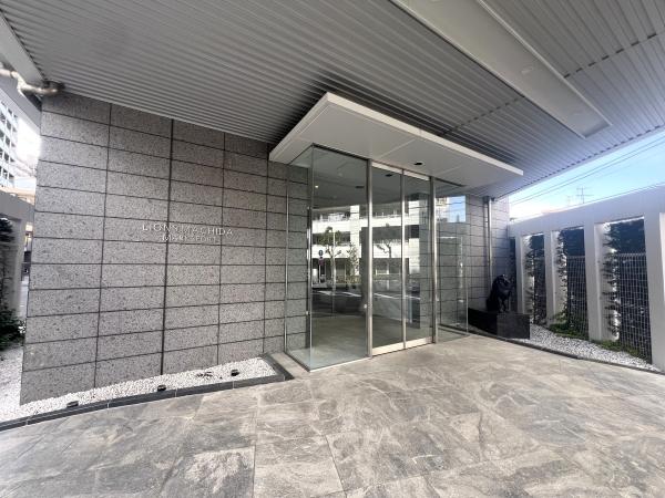 エントランス、車寄せ