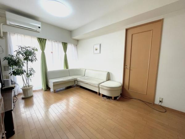 約10.8帖のリビングダイニングは床暖房付き