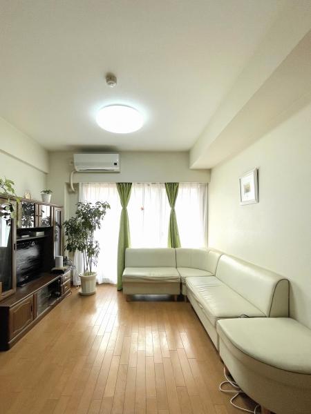 約10.8帖のリビングダイニングは床暖房付き