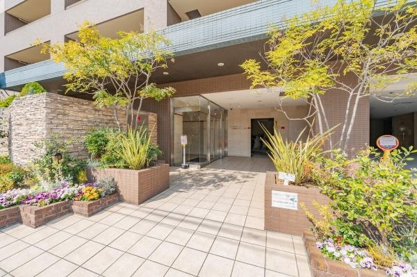 緑豊かなエントランス　