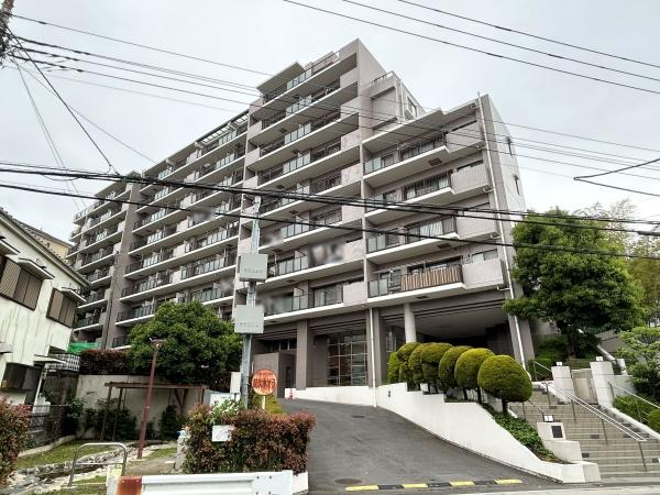 総戸数８４戸　地上８階建てマンション