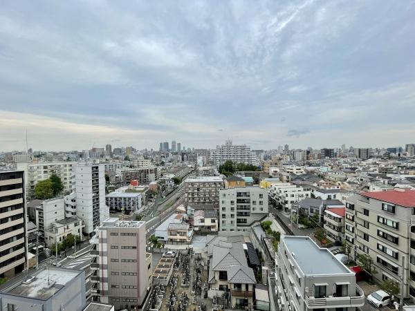 バルコニーから西側の眺望（眺望は永続的に保証されるものではありません）