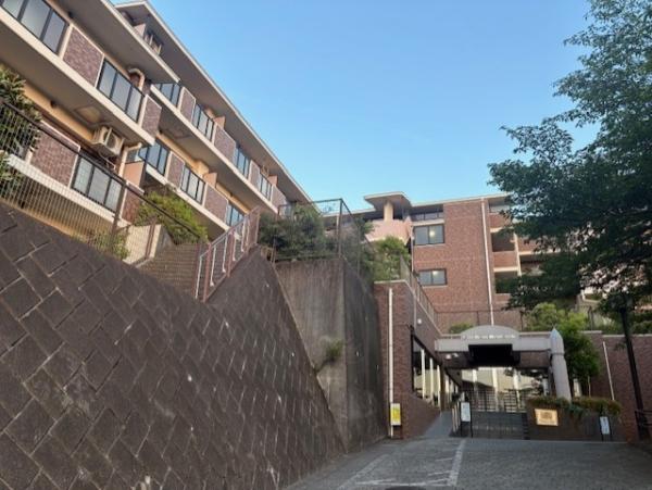 1993年9月完成、総戸99戸
