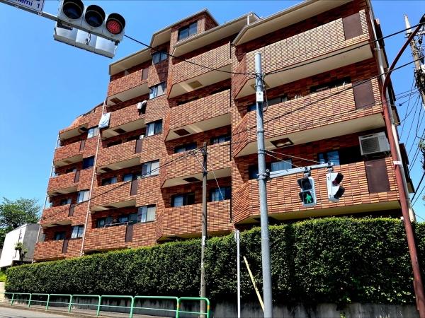 外壁タイル張り・６階建て