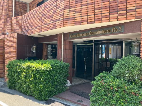 外壁タイル張り・６階建て