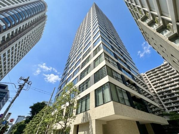 地上23階建18階部分、南西向きの3方向角住戸