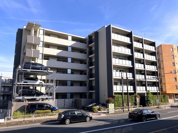 総戸数５１戸・２０１９年５月築・北側からの外観