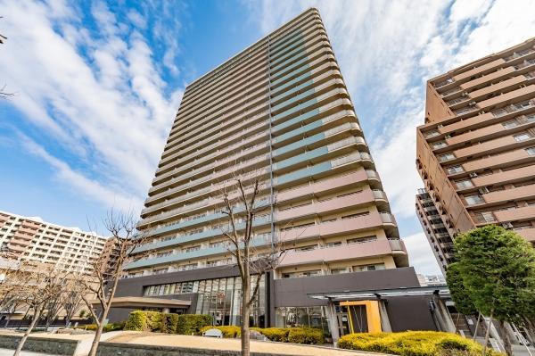 24階建て重厚感のあるタワーマンション
