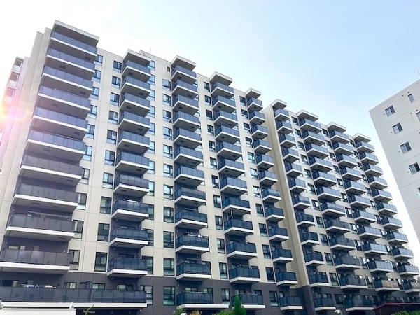 ２０２１年９月築のマンションです。