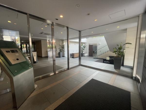 車寄せのあるサブエントランス