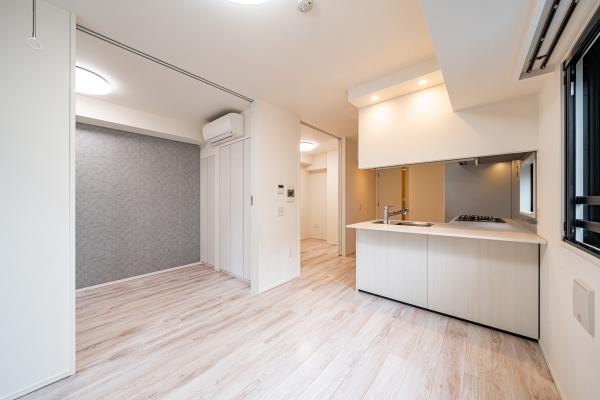 落ち着いた雰囲気で住まいの顔となるエントランス