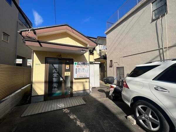 敷地面積177.38平米。並列で2台駐車可能な、カースペースが設けられています(車種による)。