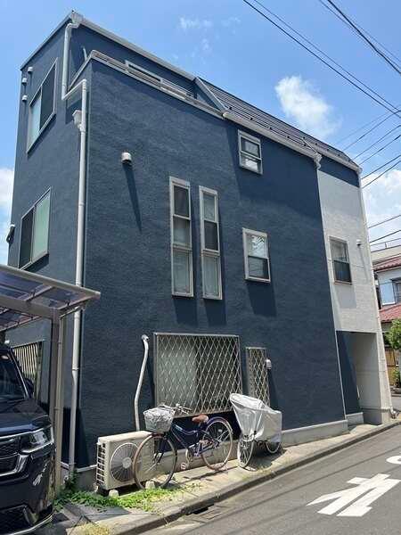 東側には窓が多く確保され、朝から爽やかな陽光が差し込みます。LDKは東、西、南の3面採光です。