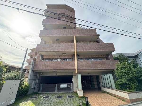 2025年9月には室内リフォームが実施され、清潔で明るい住空間に。快適な新生活が迎えられそうです。
