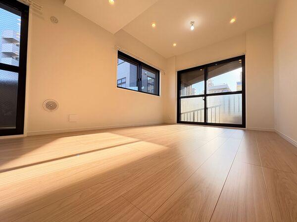 リビングからの眺望です。新宿御苑の緑を望めます。