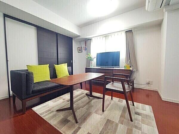 断熱性が高く外気の影響を受けにくい複層ガラスや、環境に優しい省エネ給湯器が採用された住まいです。