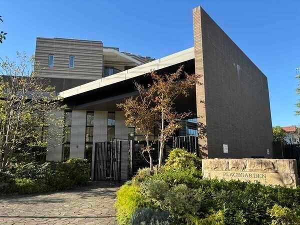 LD部分に床暖房敷設。ディスポーザーや食器洗乾燥機、浴室乾燥機等、便利な設備が充実の住まいです。