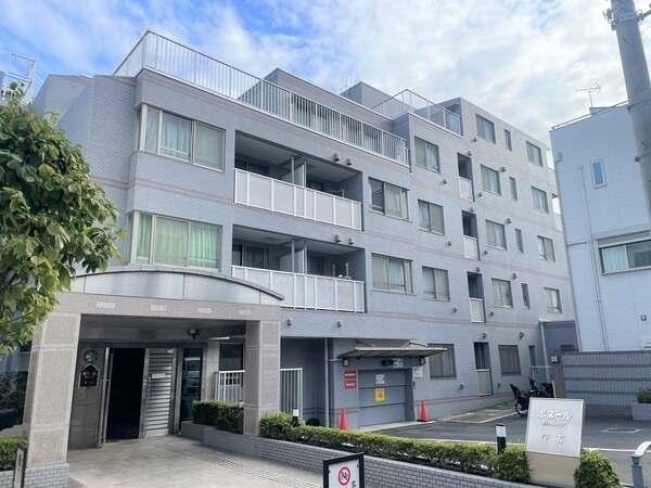 約16.3帖のリビング・ダイニングです。床暖房設置されております。