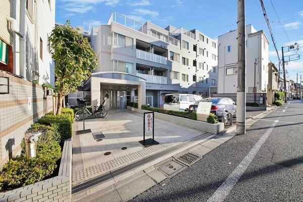 角住戸のため、開放的なリビング・ダイニングです。