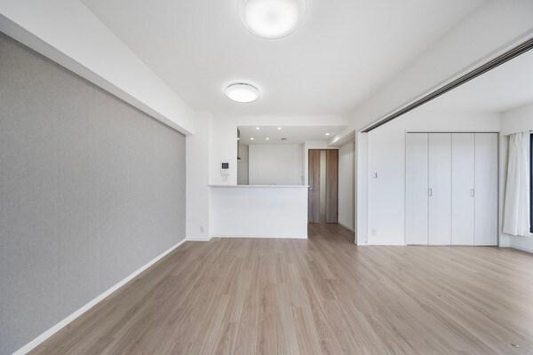 約47.25m2のルーフバルコニーでございます。