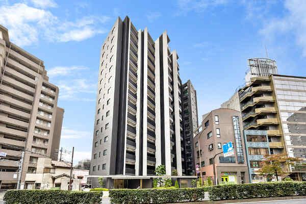 東武東上線「大山」駅まで徒歩7分。駅前には「ハッピーロード大山商店街」が広がり、便利な住環境です。