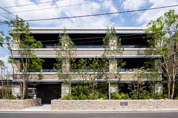 西面の外観写真