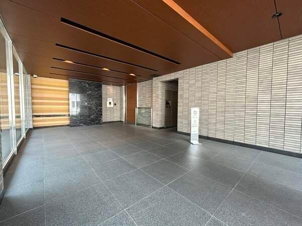 最上階（5階部分）・南向きで前面に遮蔽物が無いため、陽当たり・眺望良好