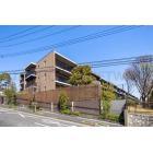 2018年12月築、RC造4階建。三菱地所レジデンス分譲の「ザ・パークハウス」シリーズです。