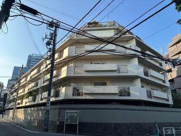 住戸は、全居室が南西向きバルコニーに面し、明るく、眺望良好です。2025年9月リフォーム実施予定。